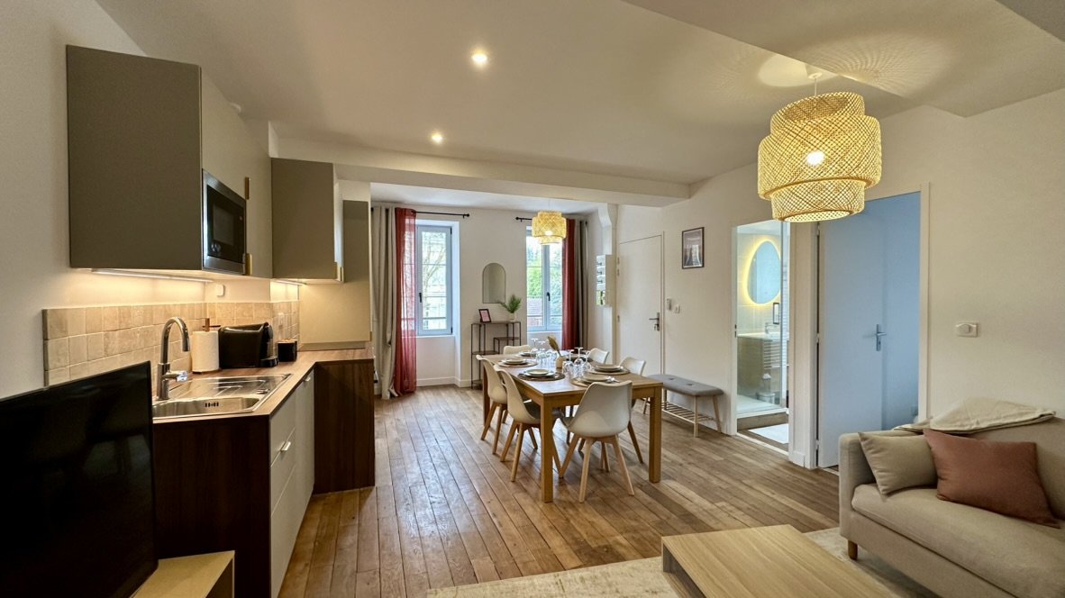 Cuisine et salle à manger, appartement rez-de-chaussée de Chablis