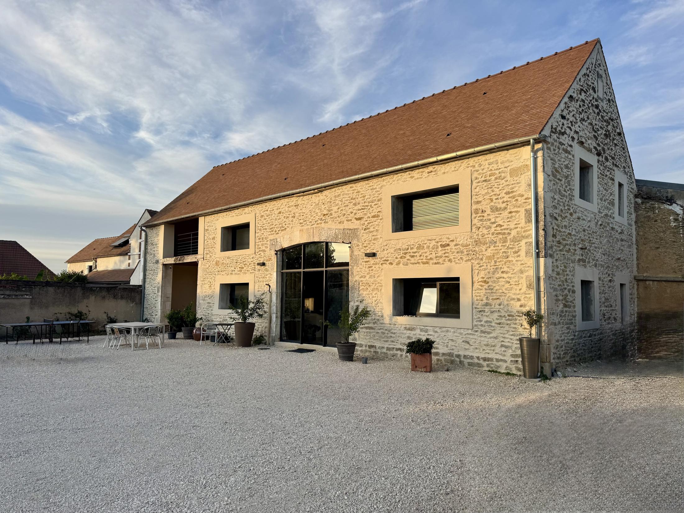 Réhabilitation de la maison de Venoy, vue extérieure